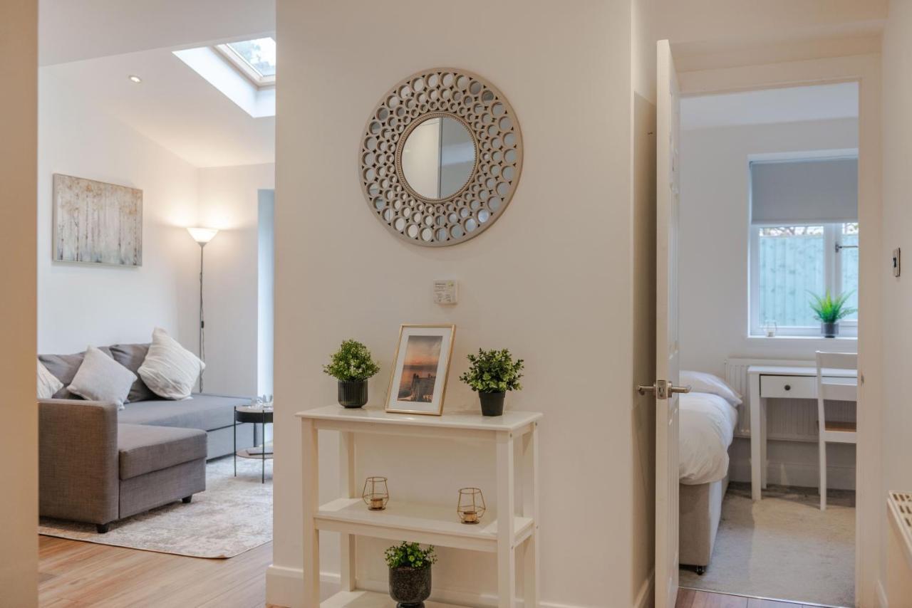 Three-Bedroom Bliss In London Town Buitenkant foto